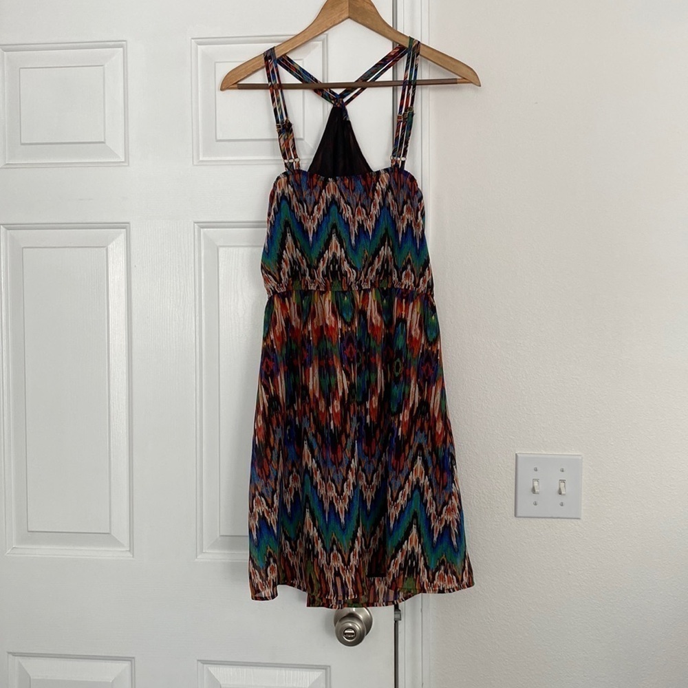 Speed Control sleeveless mini sundress with stunning bright colors. - Picture 5 of 16